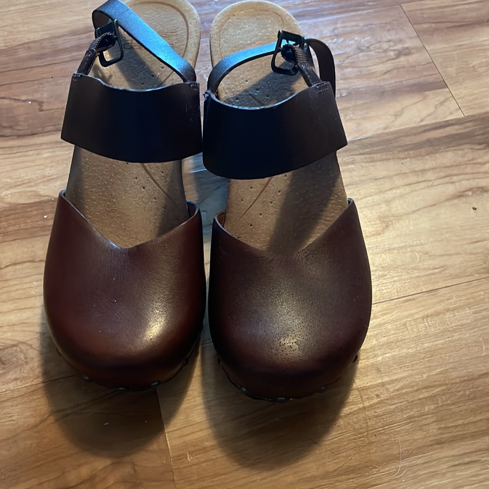 Dansko Clogs - Picture 2 of 7
